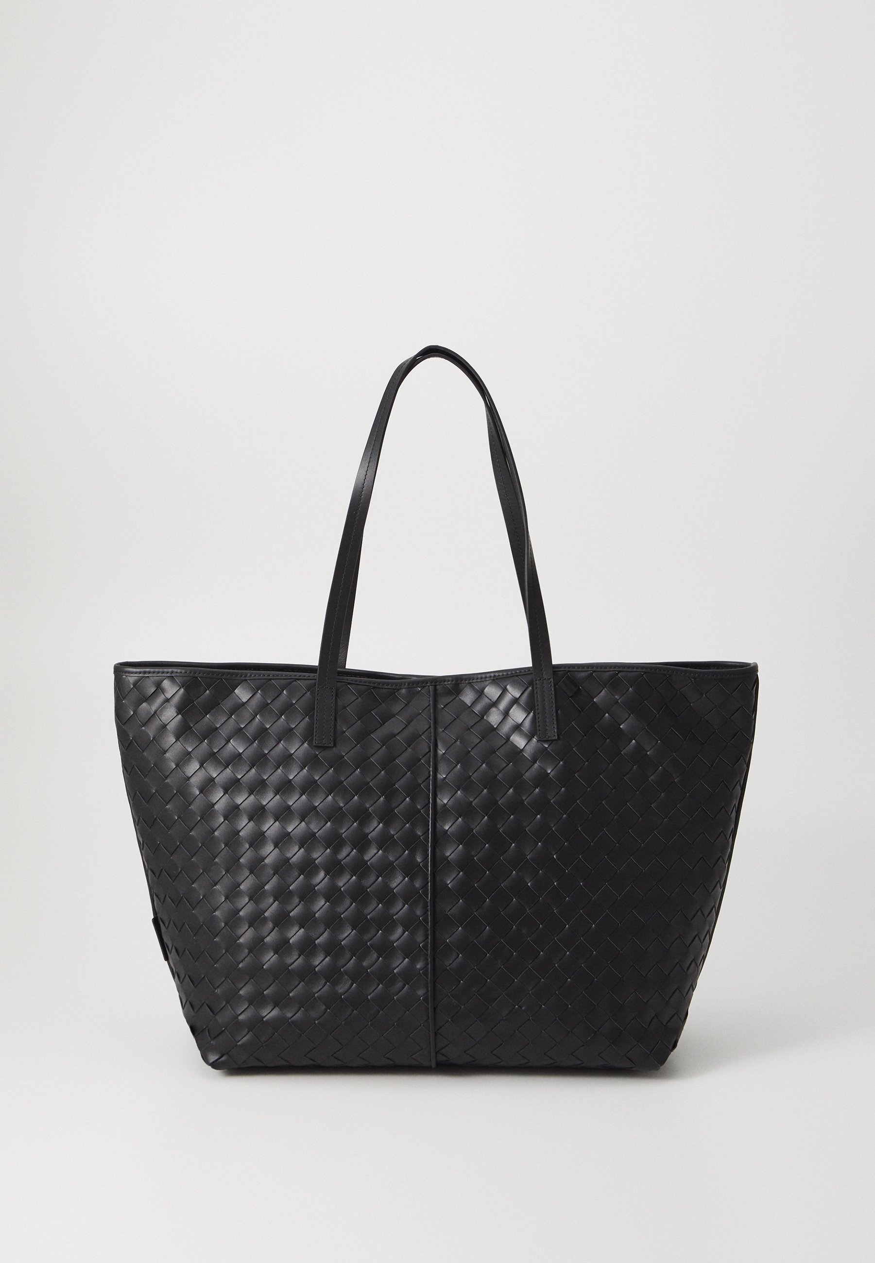Bershka - Borsa shopping nera con moschettone | ASOS