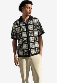 Next - REGULAR FIT  - Shirt - black ecru white Thumbnail Image 1