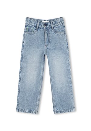 Jean en denim bleu clair avec jambes droites, cinq poches, passants de ceinture et fermeture par bouton à la taille.
