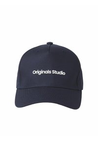 Casquette navy en tissu avec visière incurvée. L'avant affiche le texte "Originals Studio" en blanc, en gras, avec une police sans-serif.