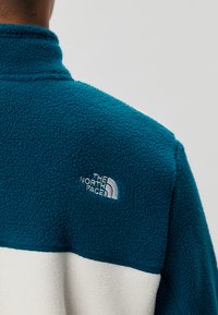 The North Face M YUMIORI 1/4 ZIP - Fleecetröja - white dune/midnight petrol/mallard blue