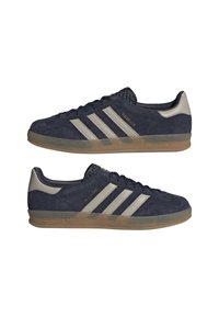 Thumbnail Image 10