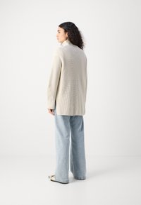 Marc O'Polo LONGSLEEVE STAND UP COLLAR - Strikkegenser - stony sand