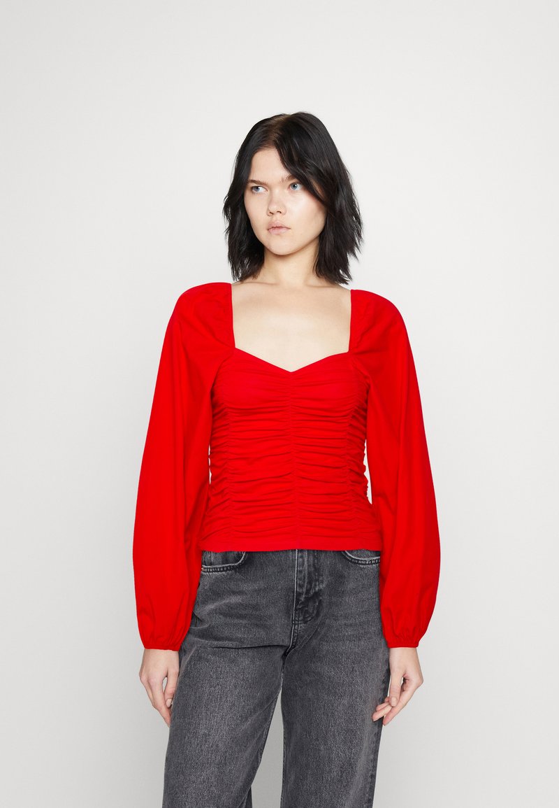 Pieces PCMALYSIA - Μπλούζα - high risk red