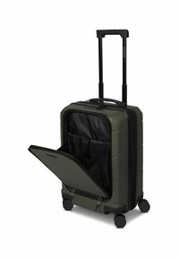 Valigia rigida verde con quattro ruote e manico telescopico, scomparto anteriore aperto che mostra le tasche interne dell'organizer con etichetta "POLICE".