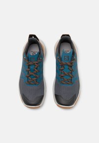 Salomon PATROL UNISEX - Sapatos de caminhada - magnet/pearl blue/tobacco brown