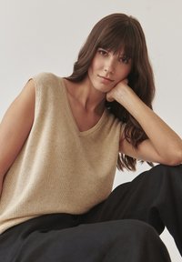 TATUUM Svetr - beige