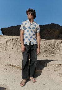 Blend FLAKE - Vaqueros boyfriend - denim grey