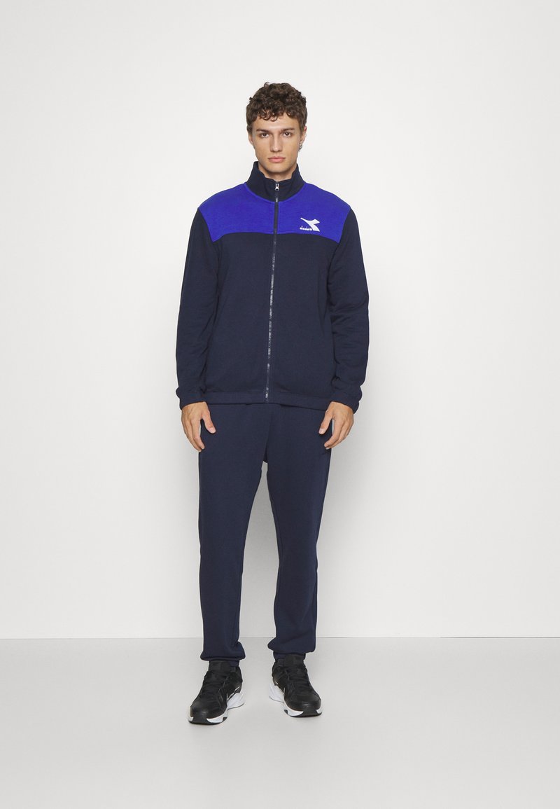 Diadora TRACKSUIT CORE - Tuta - peacoat/imperial blue