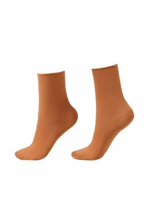Paire de chaussettes basses marron uni présentées sur un fond blanc, montrant les vues côté gauche et droit.