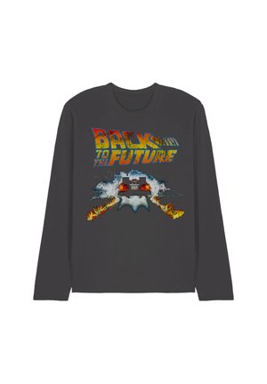 Dunkles Langarmshirt mit dem Schriftzug "Back to the Future" über einem Auto, das feurige Reifenspuren hinterlässt und durch eine Wand bricht.