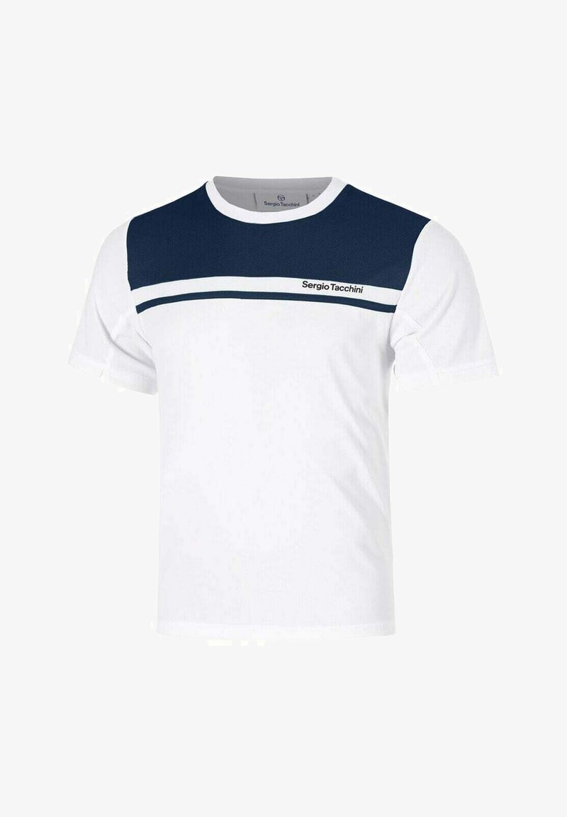 Camiseta blanca de manga corta con panel en el pecho azul marino y dos franjas horizontales, con el logotipo "Sergio Tacchini" en la parte superior derecha.