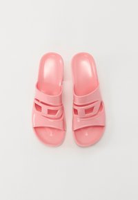 Thumbnail Image 4