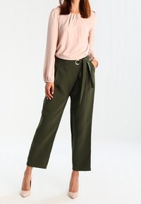 mint&berry Spodnie materiałowe