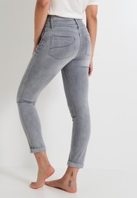 Grain de Malice RACCOURCI HANOI - Vaqueros pitillo - grey