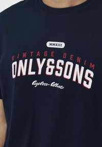 Only & Sons Camiseta estampada - navy blazer