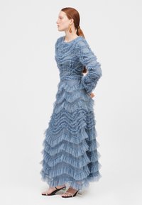 Maryisa RUFFLE MODEST - Společenské šaty - powder blue