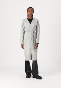 Aware VMMAGALENE LONG CARDIGAN - Casaco de malha - light grey