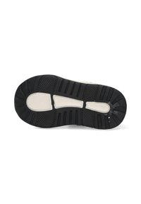 Suela de goma negra con agarre texturizado, que presenta una mediasuela blanca suave y áreas con patrón para tracción. Forma redondeada con diseño segmentado.