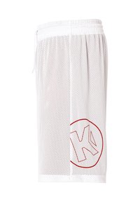 Weiße Netzsportshorts mit einem Kordelzugbund, ausgestattet mit einem roten Grafiklogo auf der unteren linken Seite und kleinen Belüftungsöffnungen im gesamten Material.