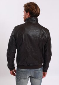 Thumbnail Image 3