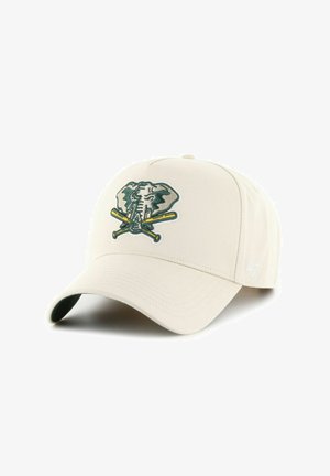 Gorra de béisbol beige con una superficie texturizada, que presenta un elefante bordado y bates cruzados en verde y amarillo en la parte delantera.