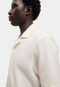 Marks & Spencer RICH SEERSUCKER - Camisa - ivory