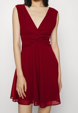 Cocktailjurk - red