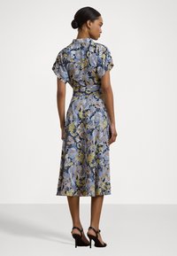 Lauren Ralph Lauren Petite FRATILLIO FLORAL BELTED CREPE DRESS - Vapaa-ajan mekko - blue multi