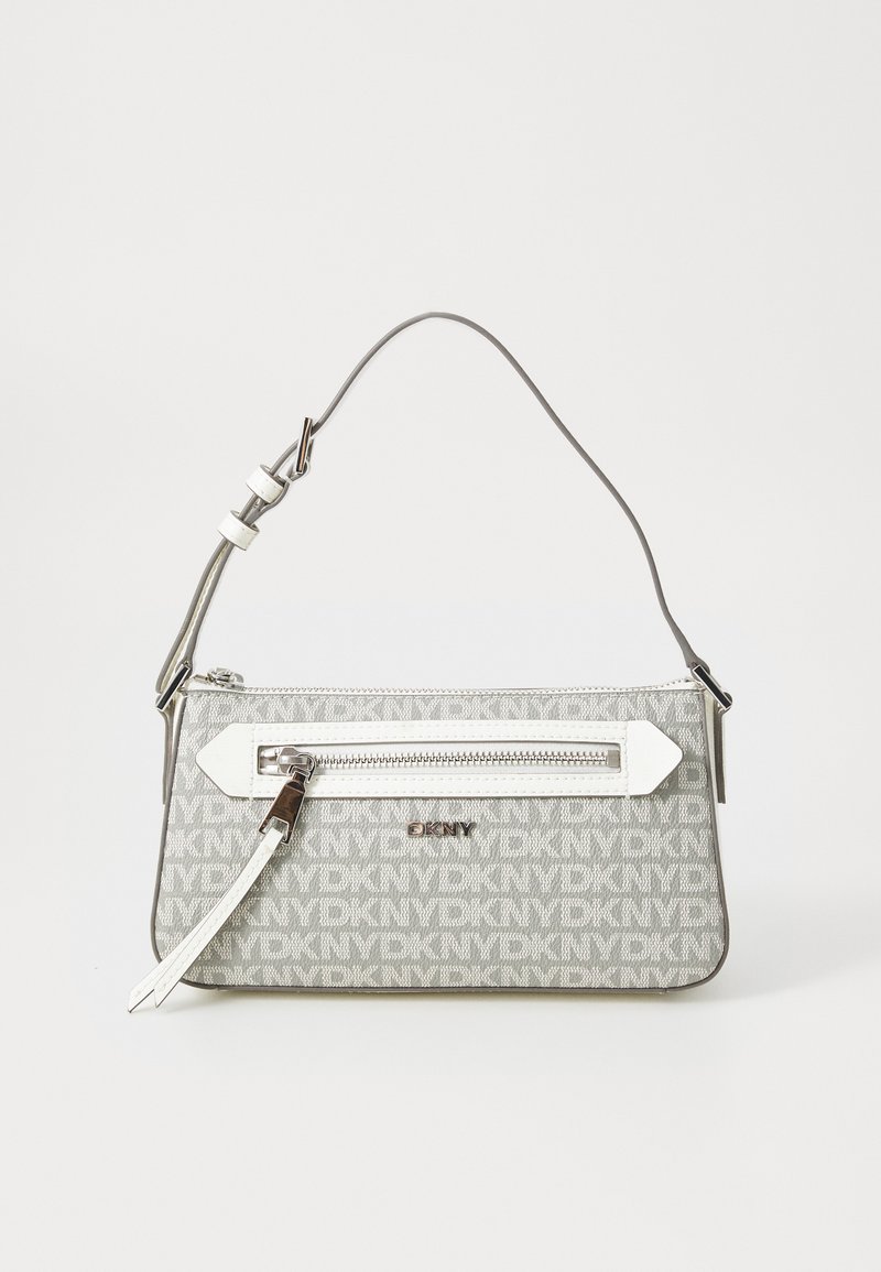 Borsa DKNY grigia con motivo logo bianco, dotata di zip argentata e tracolla staccabile. Tessuto testurizzato con design elegante.