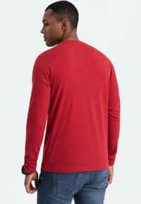 Ombre Langarmshirt - red
