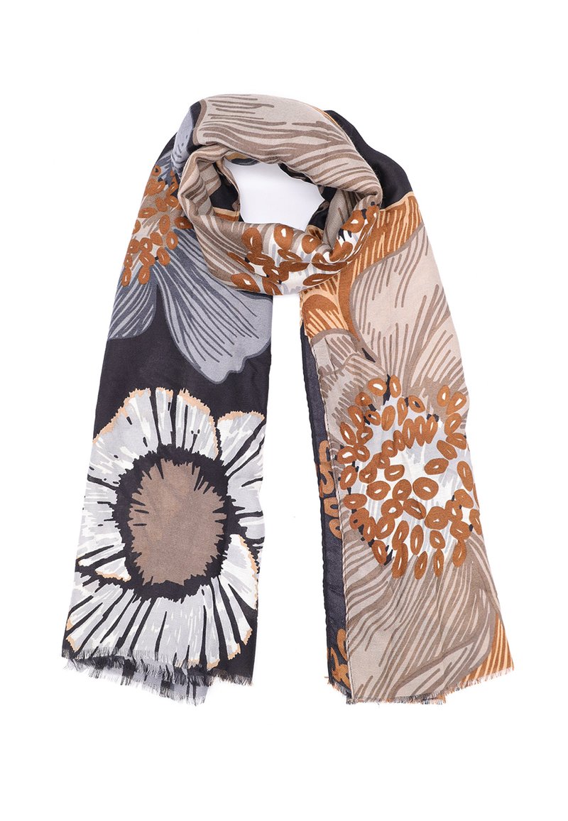Sciarpa con grande stampa floreale in beige, grigio, nero e tonalità di marrone, piegata in modo morbido con bordi sfrangiati su uno sfondo bianco.