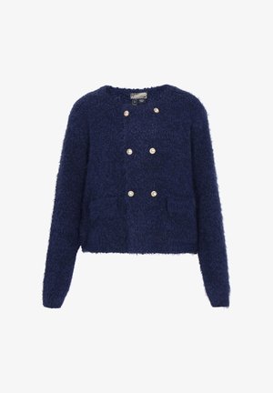 Marineblå fluffy cardigan med rund halsudskæring, lange ærmer, dobbeltknaplukning med guldknapper og to frontlommer.