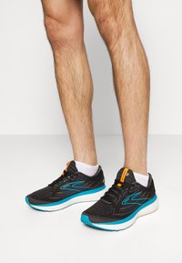 Brooks Glycerin 22 Black White Orange | Da 134,99 € | Maggio 2026