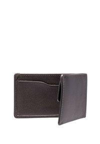 Portefeuille en cuir noir avec une texture lisse, présentant un design ouvert, deux fentes pour cartes et des coutures contrastées le long des bords.
