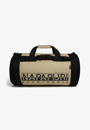 Borsa duffel arrotolata in beige con accenti neri, dotata di manico superiore, chiusura a zip, tasca laterale in rete e logo nero prominente.