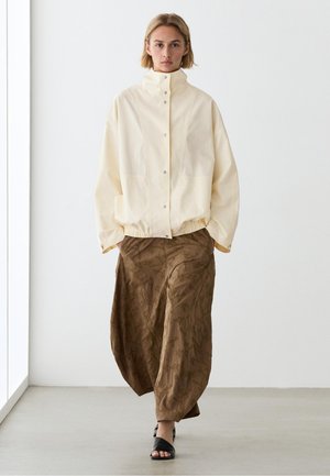 Massimo Dutti, BOMBER JACKET WITH SNAP BUTTONS - Leichte Jacke - beige
