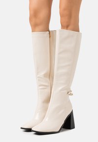 RAID Wide Fit Stivali con i tacchi - off-white
