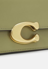 COACH LUXE REFINED IDOL BAG - Kézitáska - moss