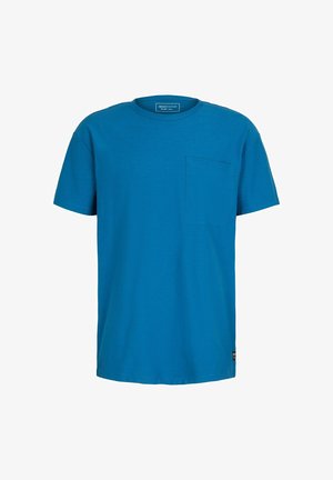 Blauw T-shirt met korte mouwen en ronde hals, voorzien van een borstzakje en een klein zwart label nabij de onderzoom.