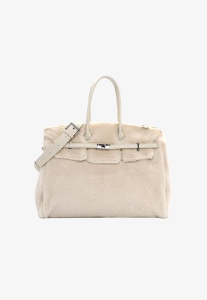 Beige nepkatoenen handtas met dubbele handgrepen bovenaan, een afneembare schouderriem en een klepafsluiting met zilveren hardware. Zacht textuur en gestructureerd ontwerp.