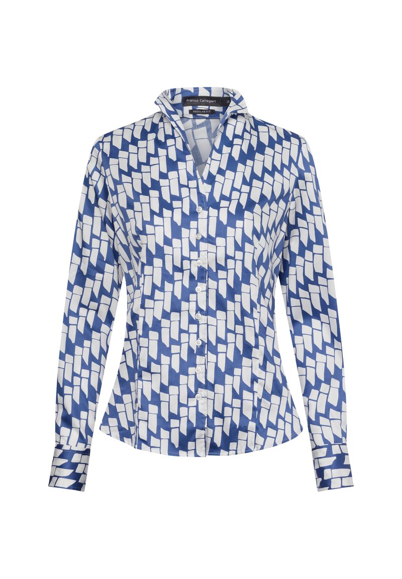 Lange mouw aangeklede blouse in blauw en wit, met een abstract geometrisch patroon, gemaakt van gladde stof met een getailleerde pasvorm en een kraag.