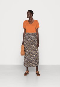 Cream NAIA - T-shirt básica - leather brown