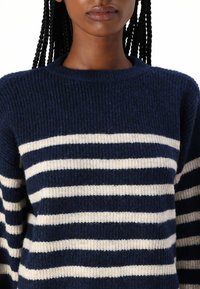 Pieces PCLINE O NECK - Pulover - maritime blue