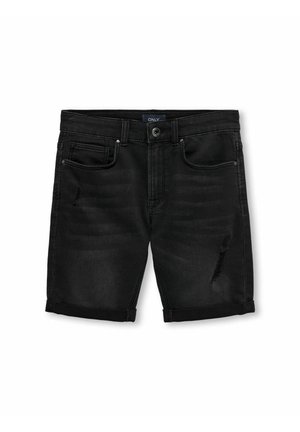 Shorts en denim noir avec un détail de trou effiloché, cinq poches, passants de ceinture et ourlets retroussés. Le tissu semble légèrement texturé avec des zones délavées.