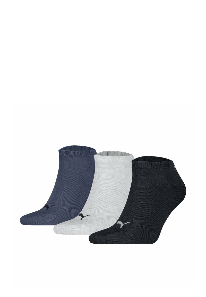 Trois paires de chaussettes de cheville en marine, gris et noir, présentant une texture côtelée et de petits logos noirs sur chaque paire.