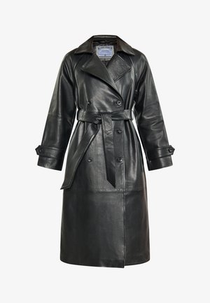 Abrigo de cuero negro con diseño de doble botonadura, amplio cuello, cintura ceñida con cinturón y puños abotonados. Textura suave, de longitud hasta la rodilla.