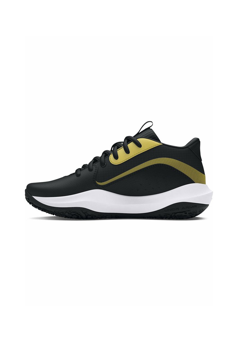Scarpa da atletica nera con superficie testurizzata, accenti gialli e intersuola bianca. Presenta un design a taglio basso e suola in gomma per una migliore aderenza.