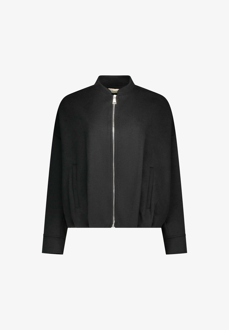 Giubbotto bomber nero con zip frontale argentata a tutta lunghezza, due tasche laterali, maniche lunghe e collo e polsini a coste.