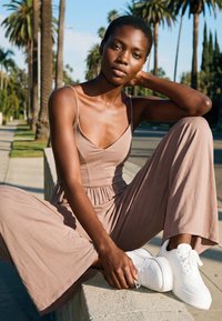 Urban Classics Lühikeste varrukatega bodi - duskrose